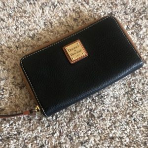 Dooney & Bourke wallet